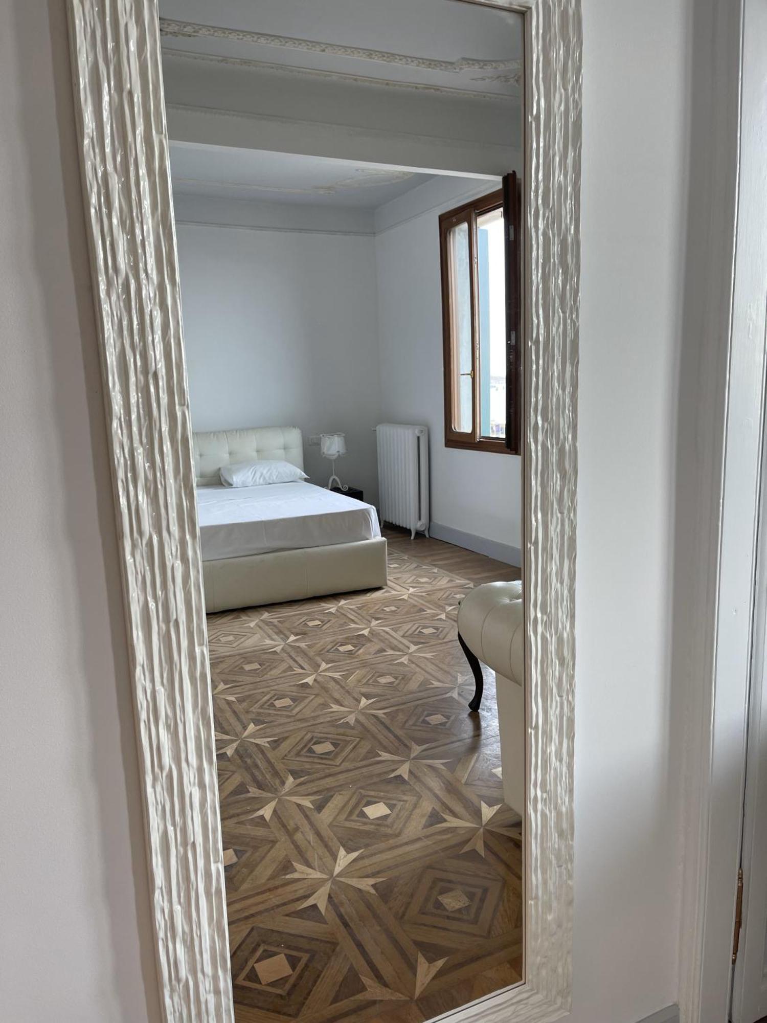 Апартаменты The B Collection - San Marco Riva Schiavoni Венеция Экстерьер фото