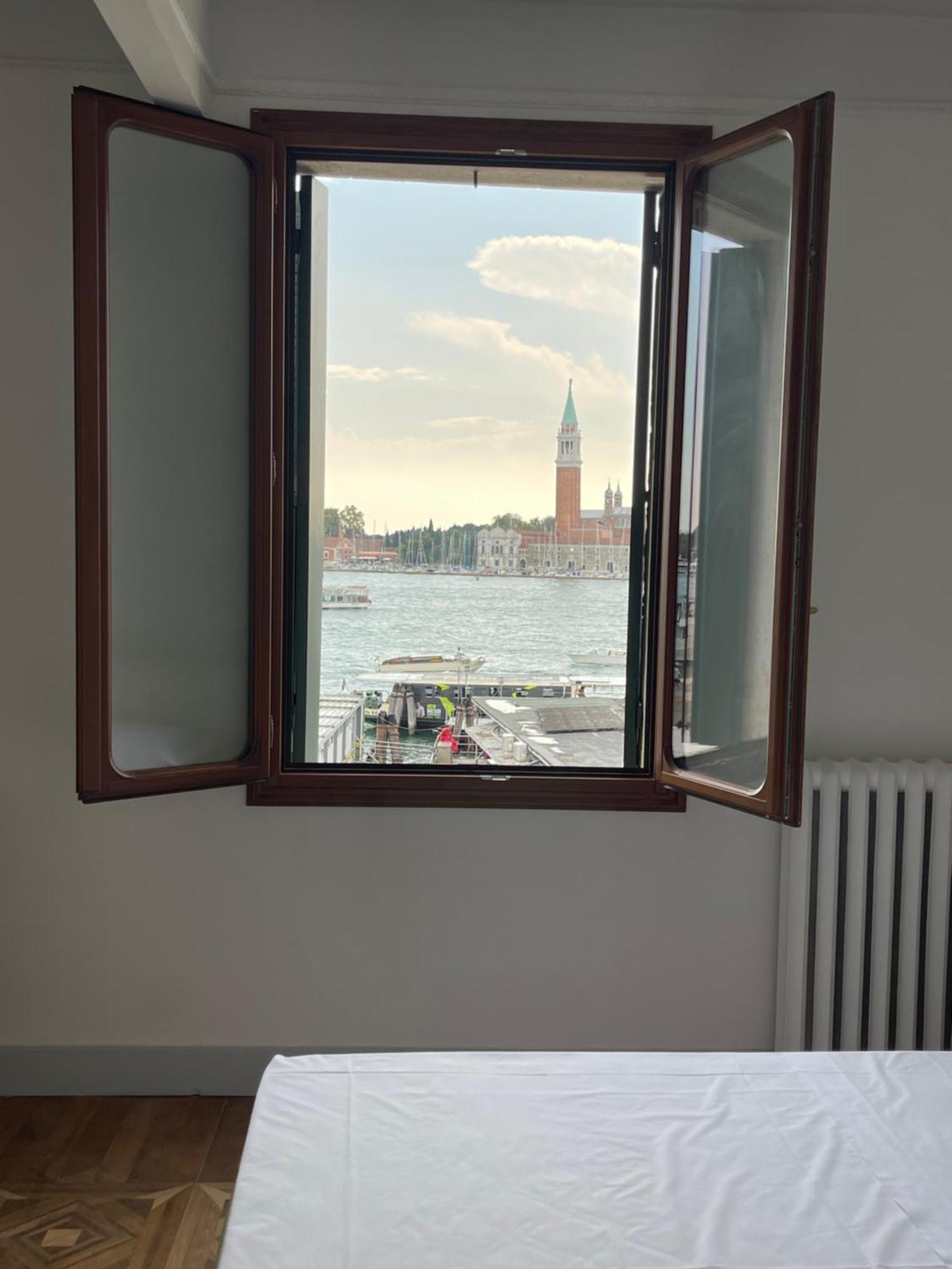 Апартаменты The B Collection - San Marco Riva Schiavoni Венеция Экстерьер фото
